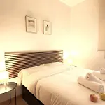 Amplio Piso Centrico Con Piscina En 말라가