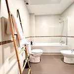 Amplio Piso Centrico Con Piscina En *