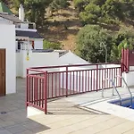 Amplio Piso Centrico Con Piscina En *